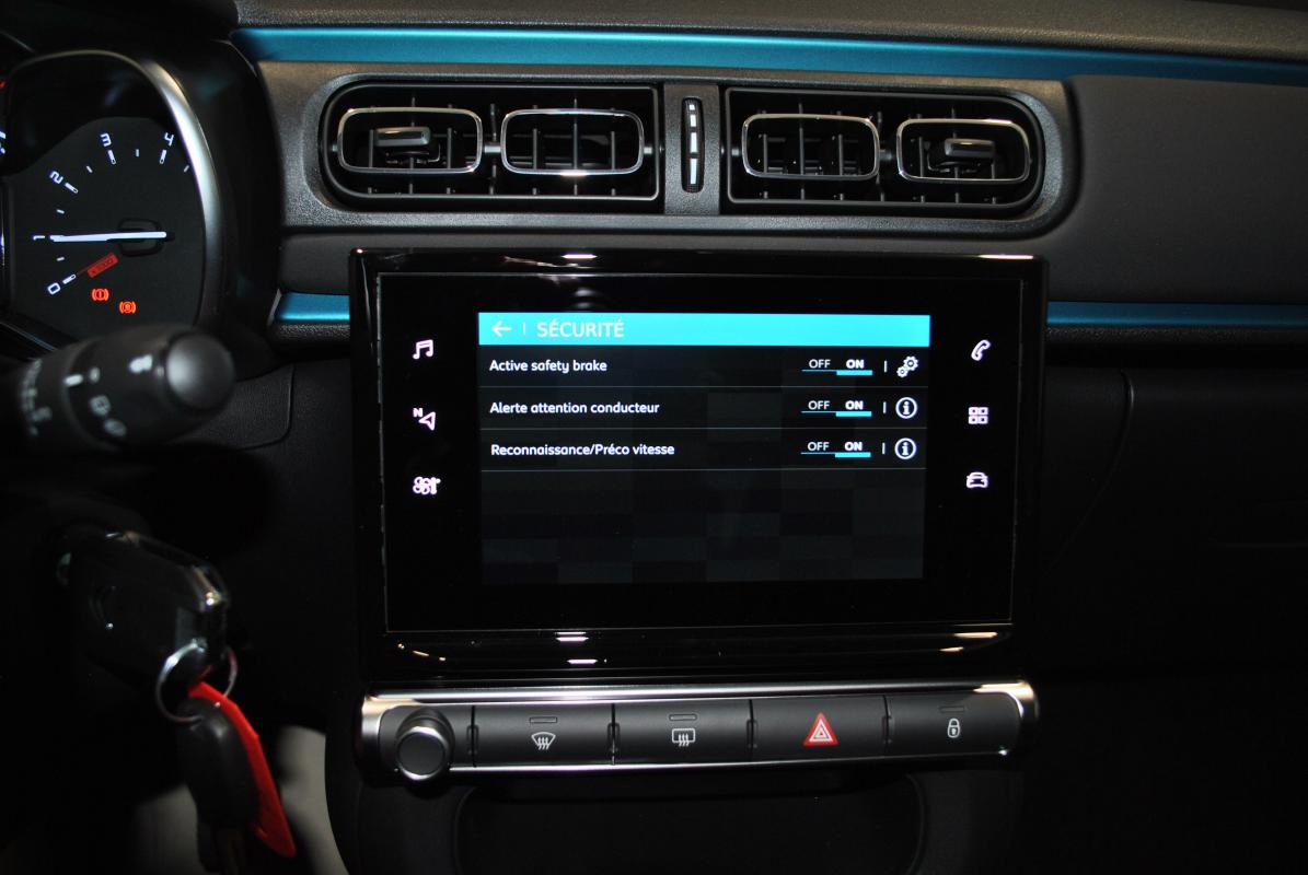 Citroën C3 - III (2) 1.2 PURETECH 83 SHINE PACK